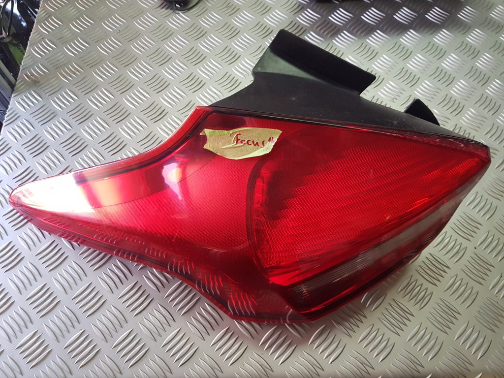 Aizmugurējais kreisais lukturis priekš FORD FOCUS 2016 1 Aizmugurējais kreisais lukturis priekš FORD FOCUS 2016