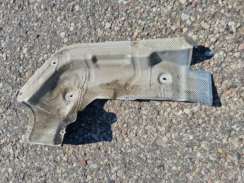 Karstuma aizsargs (mazs) priekš BMW 525D E61 2007 TOURING BLACK 2 Karstuma aizsargs (mazs) priekš BMW 525D E61 2007 TOURING BLACK