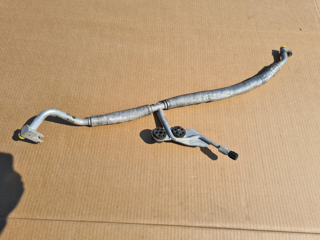 Gaisa kondicioniera galvenā caurule priekš BMW 525D E61 2007 TOURING BLACK 1 Gaisa kondicioniera galvenā caurule priekš BMW 525D E61 2007 TOURING BLACK