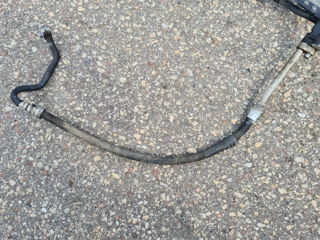 Gaisa kondicioniera galvenā caurule priekš VW PASSAT 2000 BLUE 1 Gaisa kondicioniera galvenā caurule priekš VW PASSAT 2000 BLUE