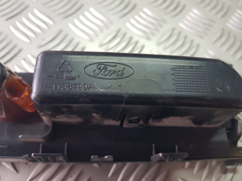 Pelnu trauks priekš FORD GALAXY 2007 3 Pelnu trauks priekš FORD GALAXY 2007