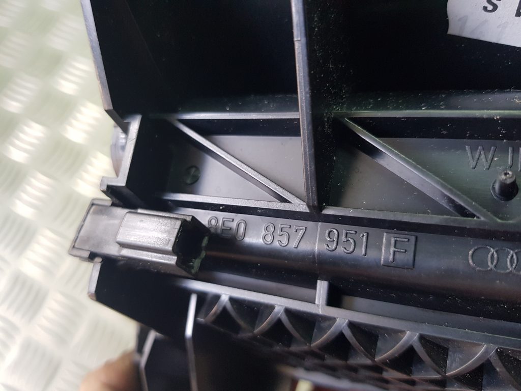 Pelnu trauks priekš AUDI A4 2001 3 Pelnu trauks priekš AUDI A4 2001