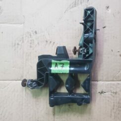 Priekšēja luktura kronšteins priekš AUDI A7 2011 SPORTBACK