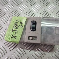 Priekšējo sēdvietu apgaismojums priekš NISSAN X-TRAIL 2007