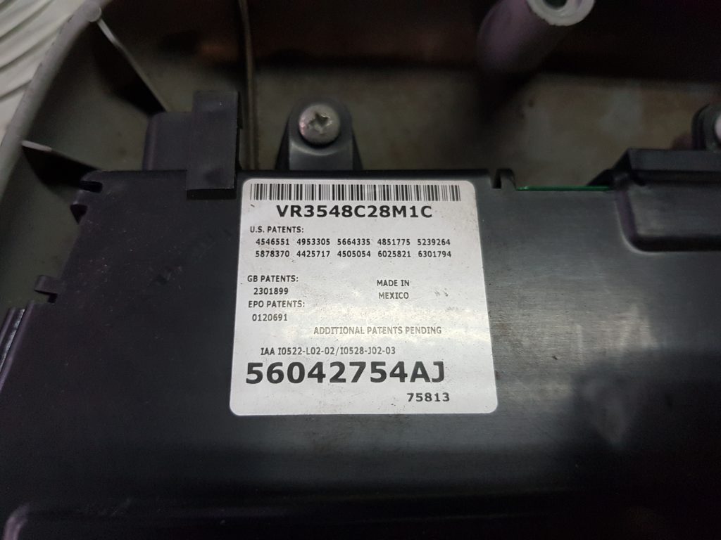Salona apgaismojuma panelis priekš JEEP GRAND CHEROKEE 2004 3 Salona apgaismojuma panelis priekš JEEP GRAND CHEROKEE 2004