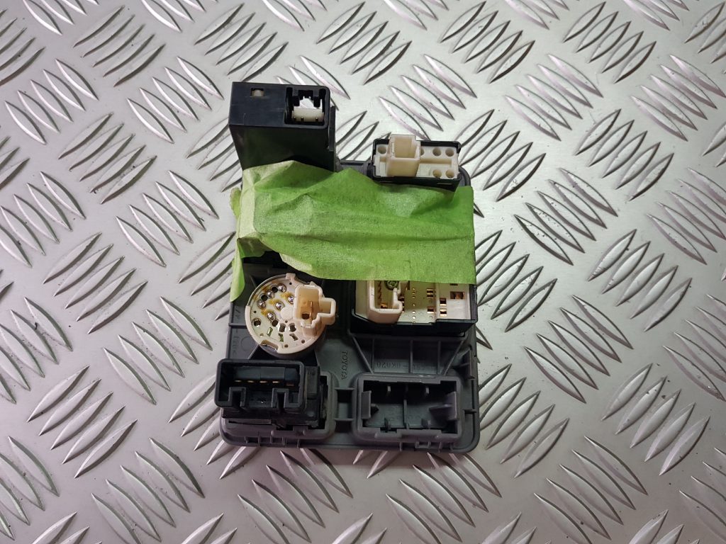 Mērinstrumentu paneļa pārslēgšanas pogas priekš TOYOTA HILUX 2009 2 Mērinstrumentu paneļa pārslēgšanas pogas priekš TOYOTA HILUX 2009