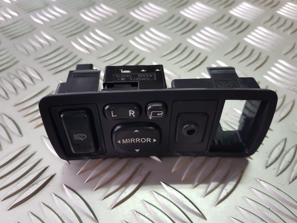 Mērinstrumentu paneļa pārslēgšanas pogas priekš TOYOTA AVENSIS 2004 1 Mērinstrumentu paneļa pārslēgšanas pogas priekš TOYOTA AVENSIS 2004