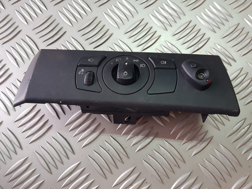 Gaismas slēdzis priekš BMW 525 E60 2006 BLACK 1 Gaismas slēdzis priekš BMW 525 E60 2006 BLACK