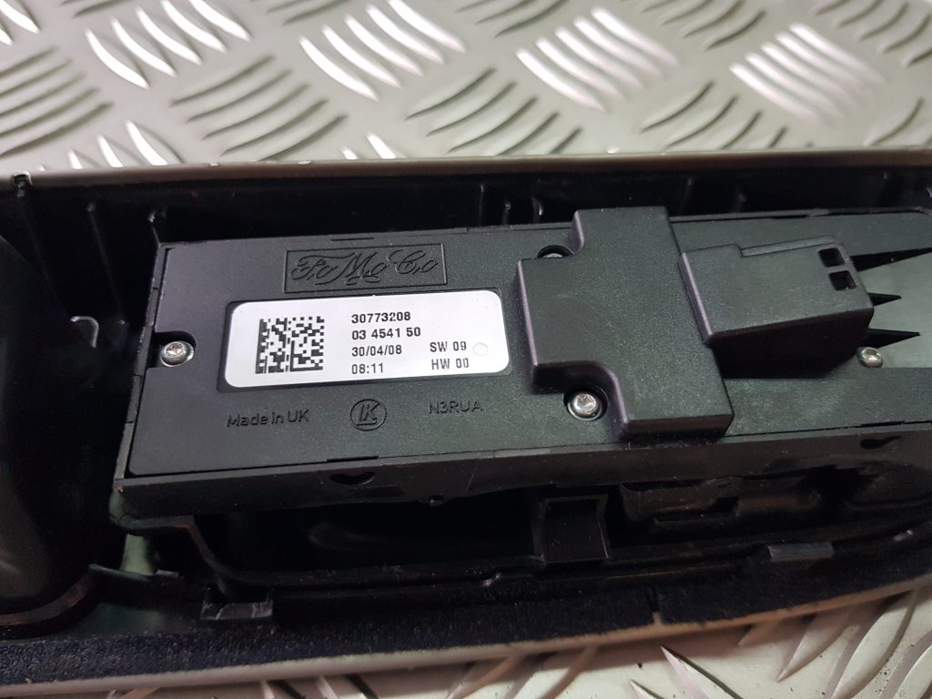 Šofera durvju slēdža pogas priekš VOLVO C30 2008 BLACK 2 Šofera durvju slēdža pogas priekš VOLVO C30 2008 BLACK