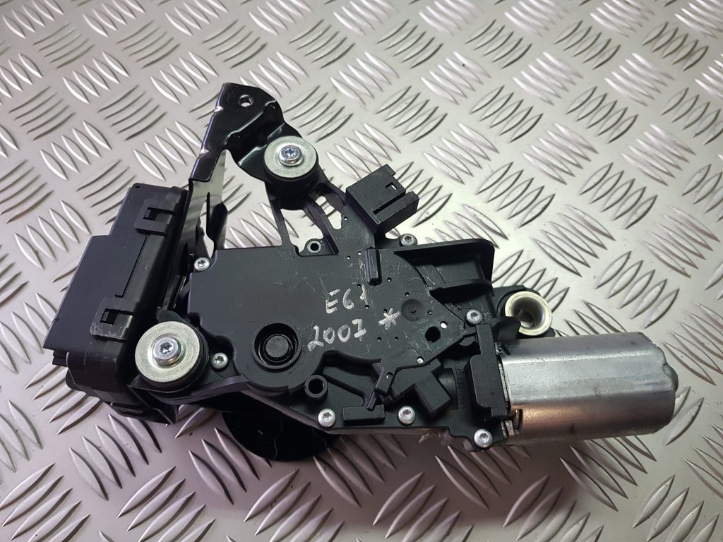 Aizmugurējā stikla tīrītāja motors priekš BMW 525D E61 2007 TOURING BLACK 2 Aizmugurējā stikla tīrītāja motors priekš BMW 525D E61 2007 TOURING BLACK