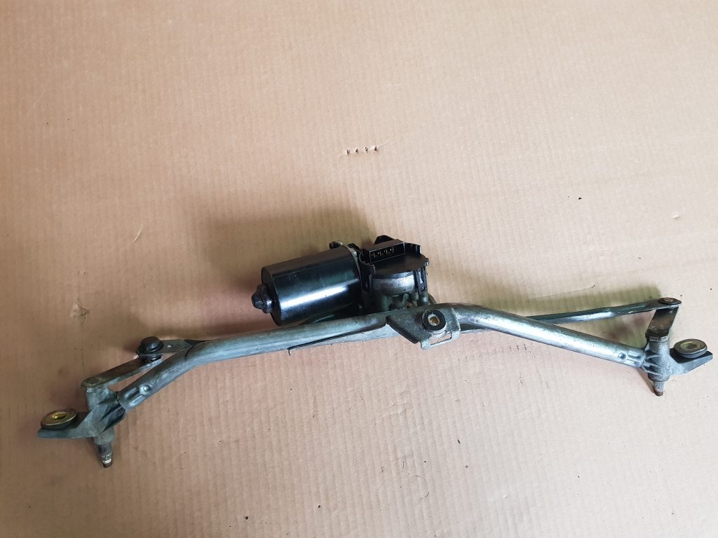 Vējstikla tīrīšanas mehānisms priekš AUDI A6 1998 1 Vējstikla tīrīšanas mehānisms priekš AUDI A6 1998