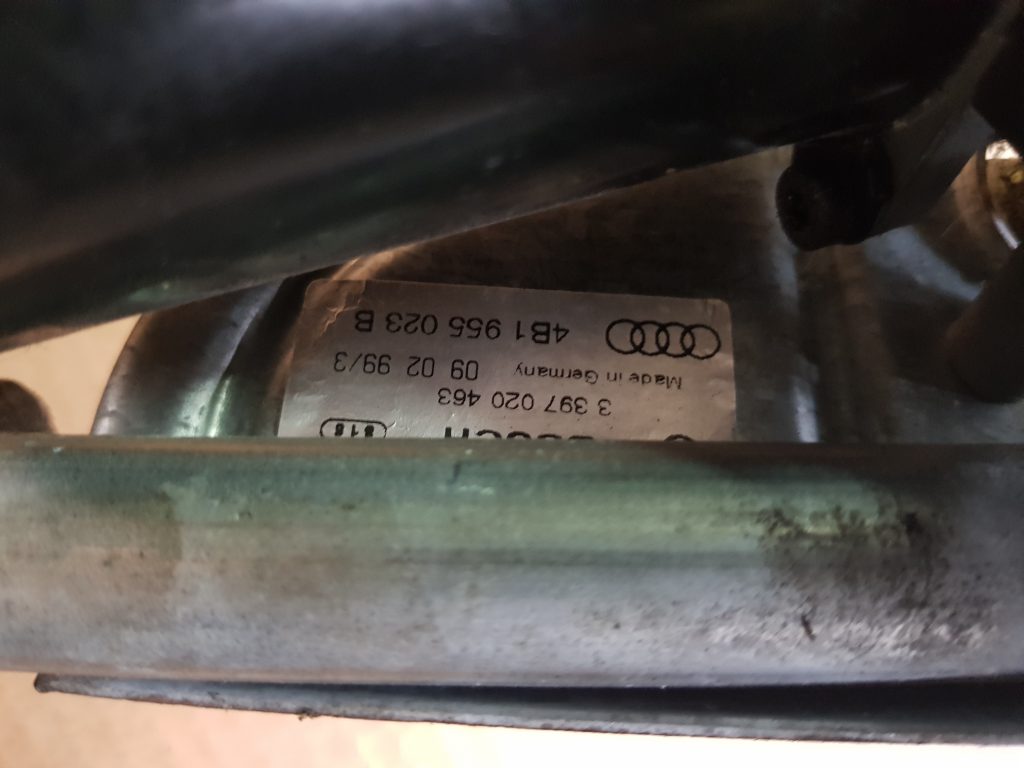 Vējstikla tīrīšanas mehānisms priekš AUDI A6 1998 3 Vējstikla tīrīšanas mehānisms priekš AUDI A6 1998