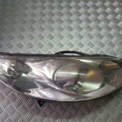 Priekšējais labais lukturis priekš PEUGEOT 407 2004