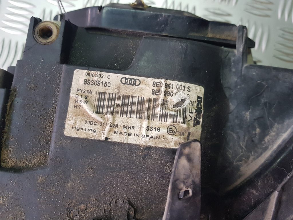 Priekšējais kreisais lukturis priekš AUDI A4 AVANT 2004 2 Priekšējais kreisais lukturis priekš AUDI A4 AVANT 2004