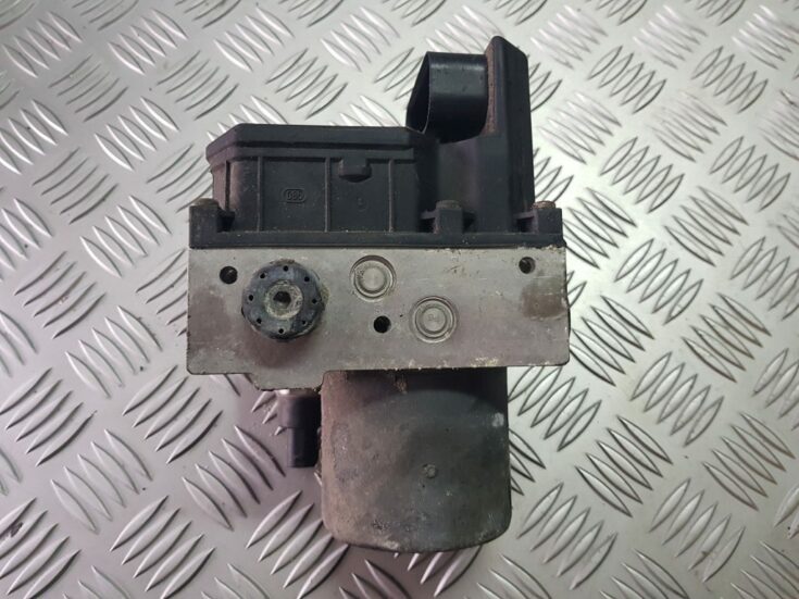 ABS bloks priekš AUDI A4 AVANT 2004