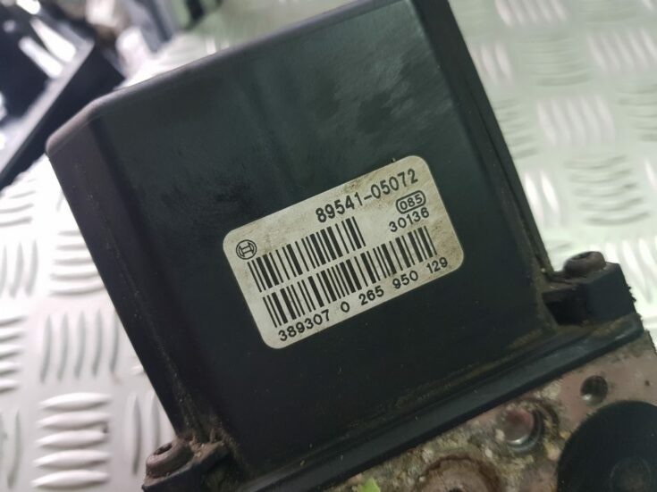 ABS bloks priekš TOYOTA AVENSIS 2004