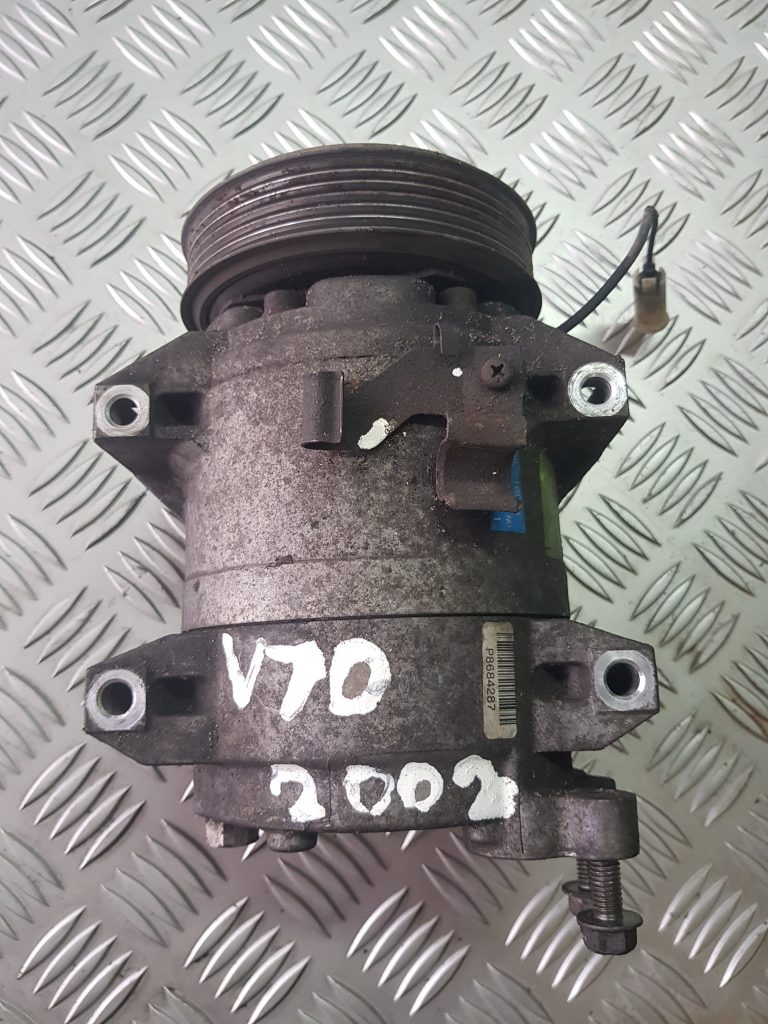 Gaisa kondicioniera kompresors priekš VOLVO V70 2002 SILVER 1 Gaisa kondicioniera kompresors priekš VOLVO V70 2002 SILVER