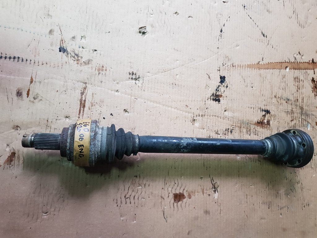 Pusass aizmugurē priekš BMW 520D E60 2006 ENG. 1 Pusass aizmugurē priekš BMW 520D E60 2006 ENG.