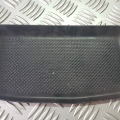 Mantu glabāšanas nodalījuma paklājs priekš VW GOLF 2014