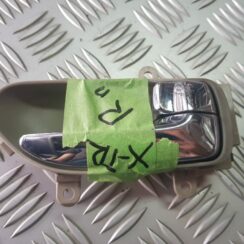 Salona durvju rokturis, aizmugures labais priekš NISSAN X-TRAIL 2007