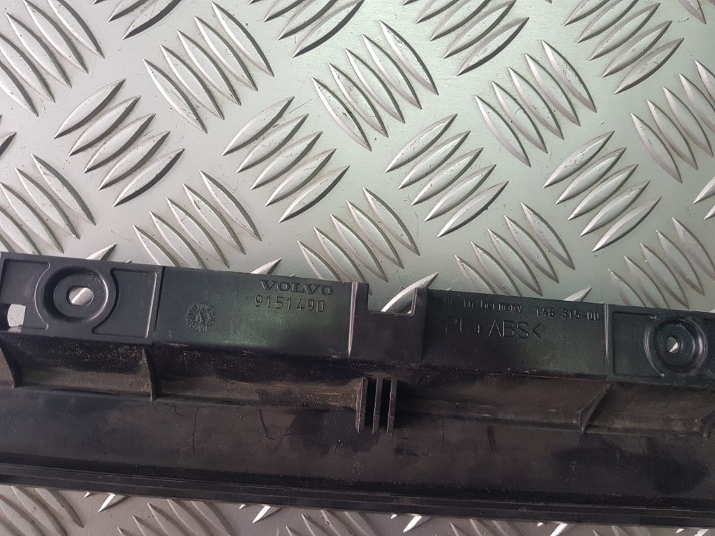 Stop signāls priekš VOLVO V70 1997 2 Stop signāls priekš VOLVO V70 1997