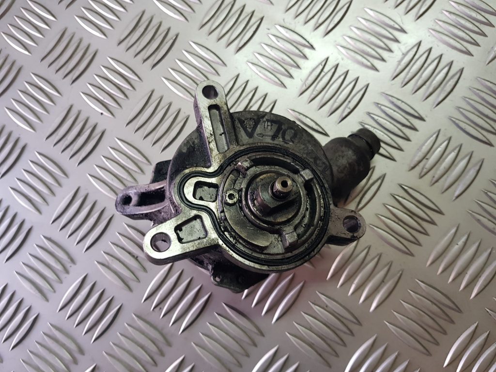 Vakuuma sūknis priekš VOLVO V70 2002 SILVER 1 Vakuuma sūknis priekš VOLVO V70 2002 SILVER