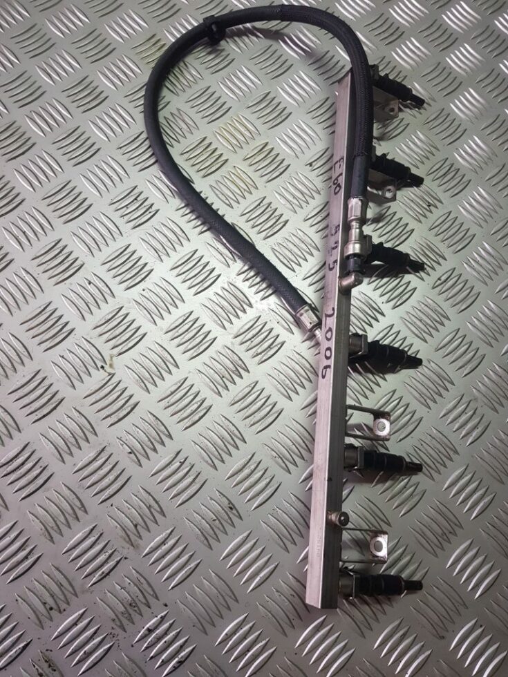 Degvielas sadales caurule priekš BMW 525 E60 2006 BLACK