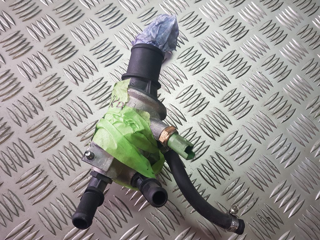 Termostata korpuss priekš OPEL VECTRA C 2008 1 Termostata korpuss priekš OPEL VECTRA C 2008