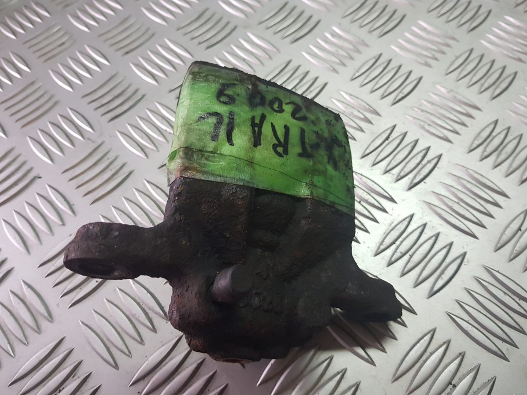 Aizmugurējais labais suports priekš NISSAN X-TRAIL 2008 1 Aizmugurējais labais suports priekš NISSAN X-TRAIL 2008