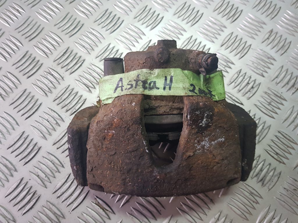 Priekšējais labais suports priekš OPEL ASTRA J 2011 1 Priekšējais labais suports priekš OPEL ASTRA J 2011