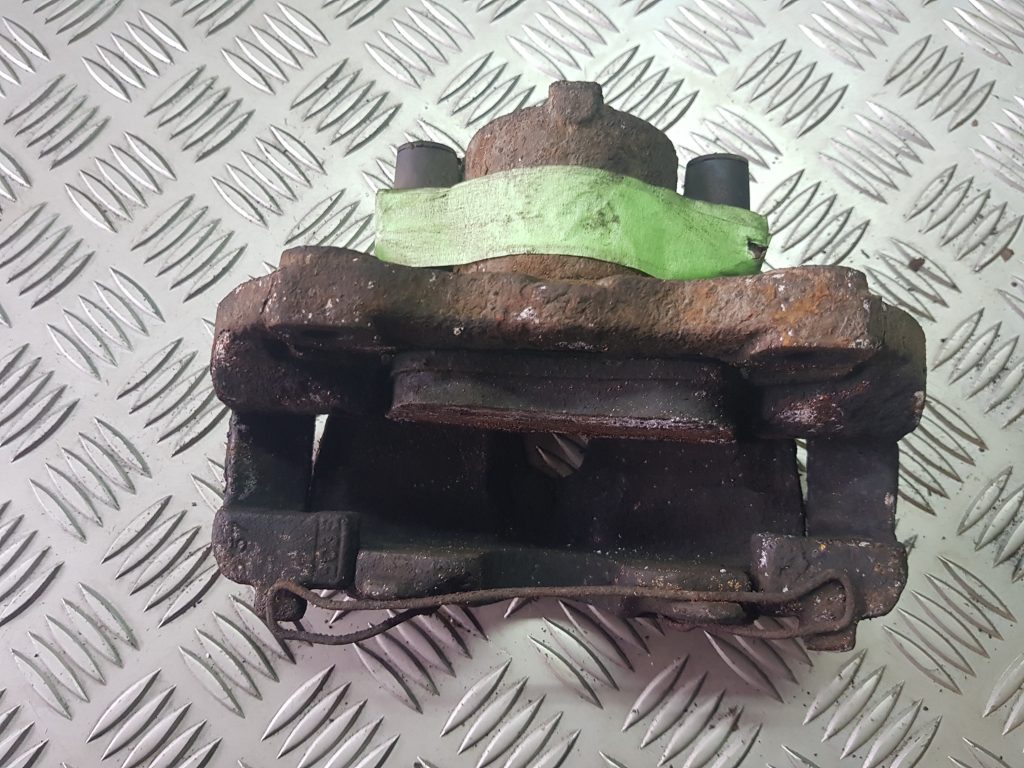 Priekšējais labais suports priekš OPEL ASTRA J 2011 2 Priekšējais labais suports priekš OPEL ASTRA J 2011