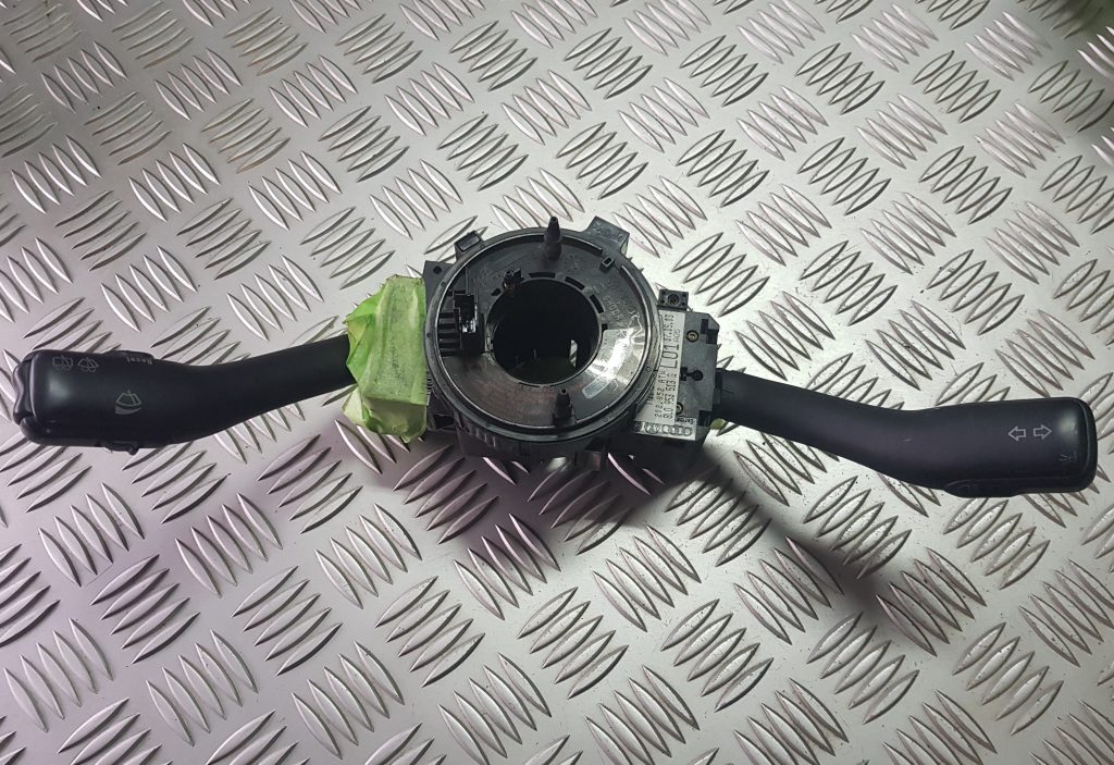 Stūres statnes slēdzis priekš ŠKODA FABIA 2003 1 Stūres statnes slēdzis priekš ŠKODA FABIA 2003