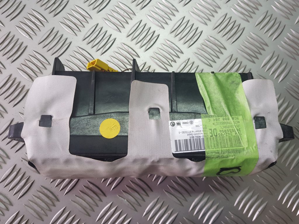 Mērinstrumentu paneļa drošības spilvens priekš VW PASSAT B6 2006 ANGL. UNIVERSAL 3 Mērinstrumentu paneļa drošības spilvens priekš VW PASSAT B6 2006 ANGL. UNIVERSAL