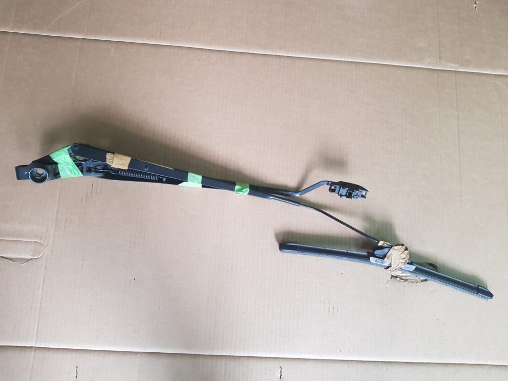 Vējstikla slotu turētāju komplekts priekš TOYOTA COROLLA VERSO 2009 1 Vējstikla slotu turētāju komplekts priekš TOYOTA COROLLA VERSO 2009