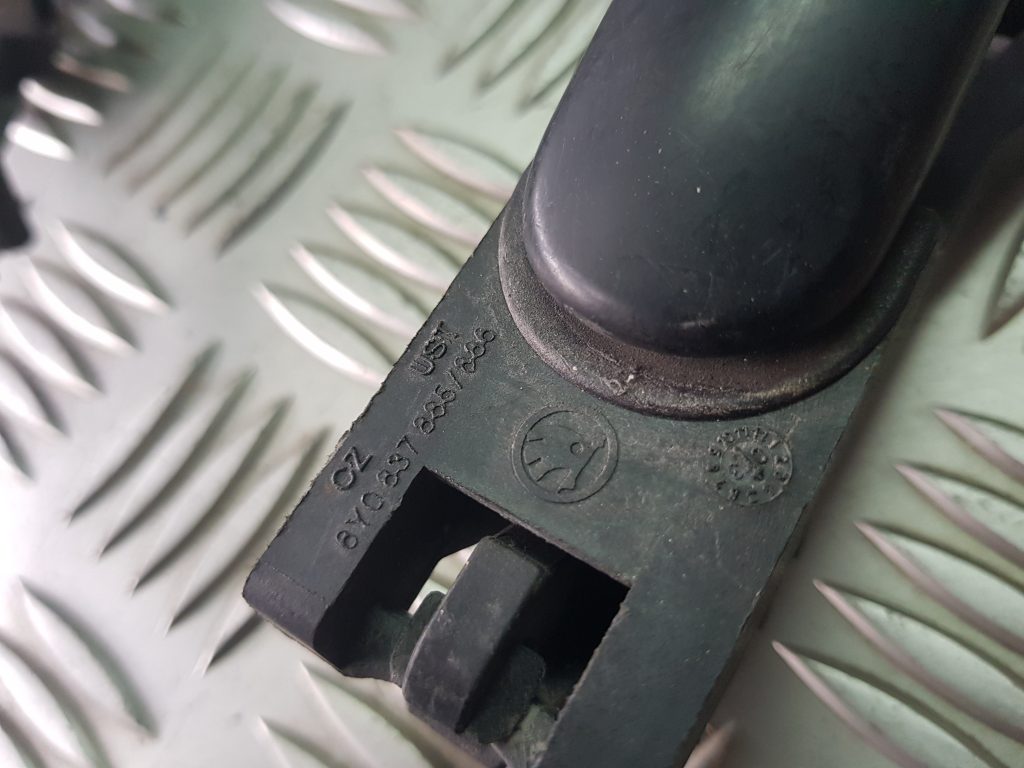 Ārējais durvju rokturis priekš ŠKODA FABIA 2003 2 Ārējais durvju rokturis priekš ŠKODA FABIA 2003