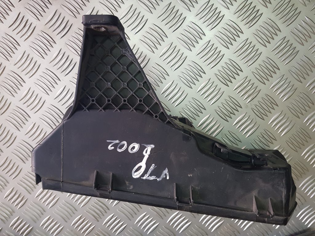 Drošinātāju kārbas korpuss priekš VOLVO V70 2002 SILVER 1 Drošinātāju kārbas korpuss priekš VOLVO V70 2002 SILVER