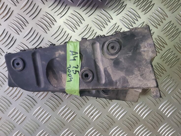 Aizmugurēja bufera kronšteins priekš AUDI A4 AVANT 2004