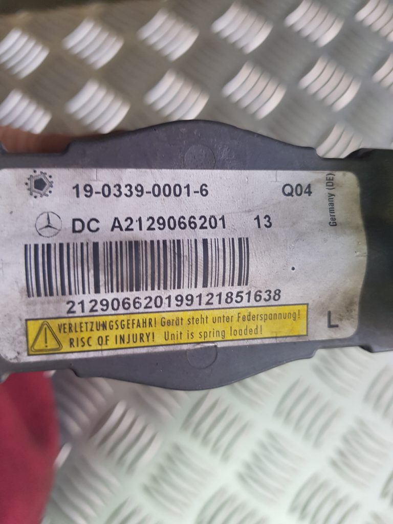 Pārsega eņģes piro-patrons priekš MERCEDES BENZ E250 W212 2014 2 Pārsega eņģes piro-patrons priekš MERCEDES BENZ E250 W212 2014