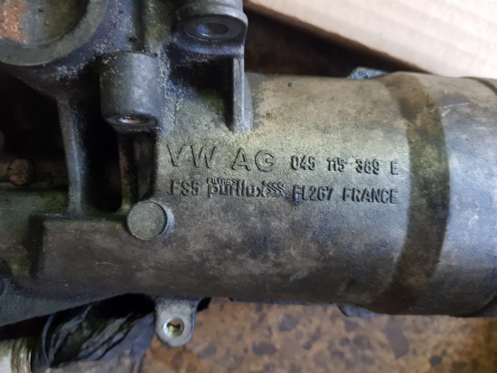 Eļļas filtra korpuss priekš VW PASSAT B6 2006 ANGL. UNIVERSAL 2 Eļļas filtra korpuss priekš VW PASSAT B6 2006 ANGL. UNIVERSAL