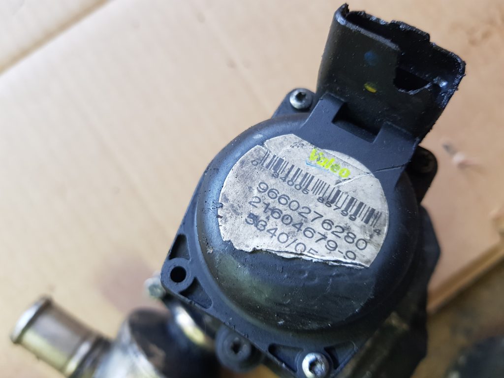 EGR vārsta dzesētājs priekš PEUGEOT 407 2004 3 EGR vārsta dzesētājs priekš PEUGEOT 407 2004