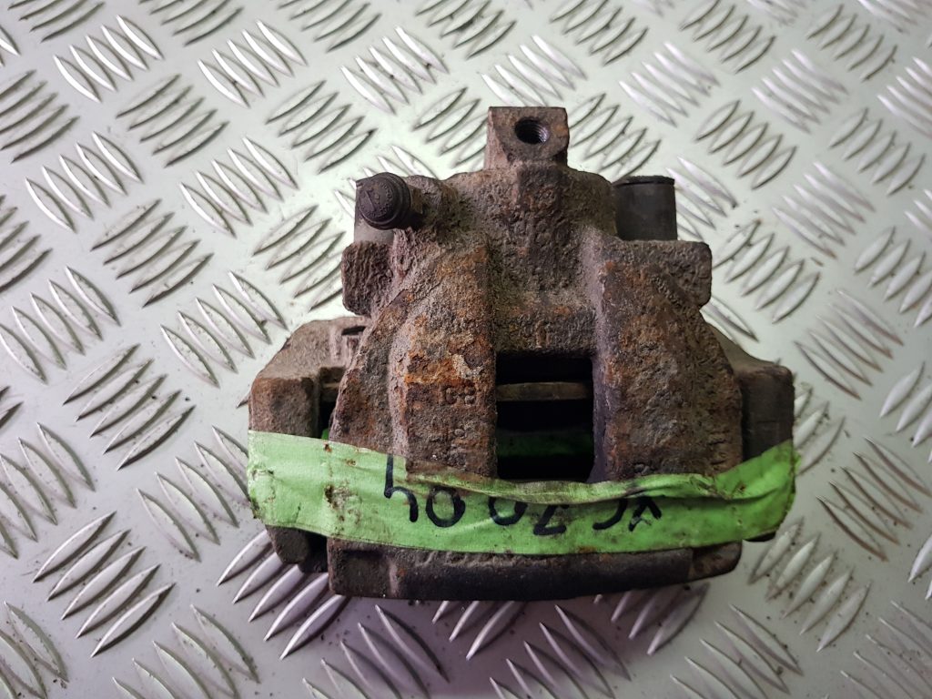 Aizmugurējais labais suports priekš VOLVO XC70 2004 1 Aizmugurējais labais suports priekš VOLVO XC70 2004