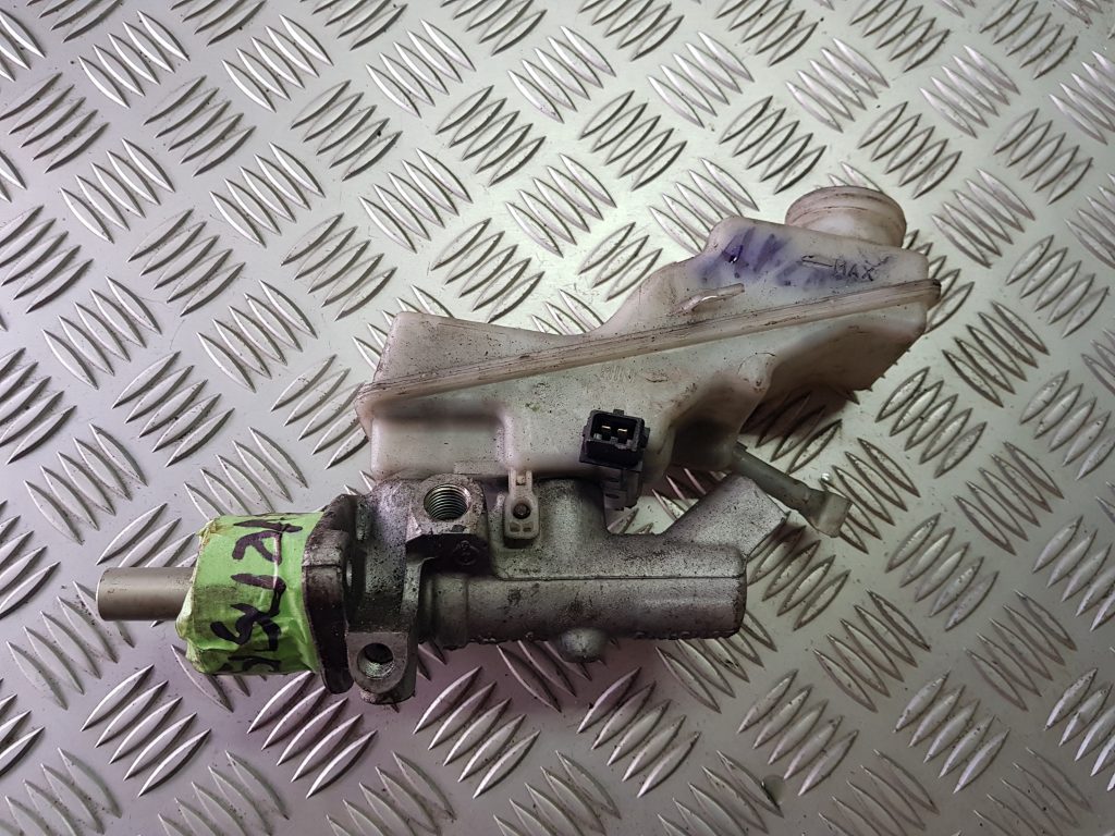 Bremžu pastiprinātāja galvenais cilindrs priekš TOYOTA AVENSIS 2004 1 Bremžu pastiprinātāja galvenais cilindrs priekš TOYOTA AVENSIS 2004