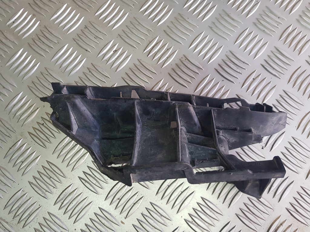 Priekšējā spārna un bufera stiprinājums priekš PEUGEOT 407 2005 2 Priekšējā spārna un bufera stiprinājums priekš PEUGEOT 407 2005