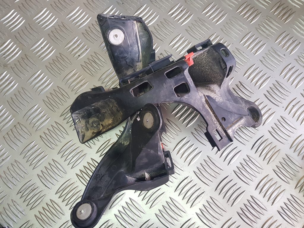 Aizmugurējā spārna un bufera stiprinājums priekš OPEL ASTRA H STATION WAGON 2007 1 Aizmugurējā spārna un bufera stiprinājums priekš OPEL ASTRA H STATION WAGON 2007