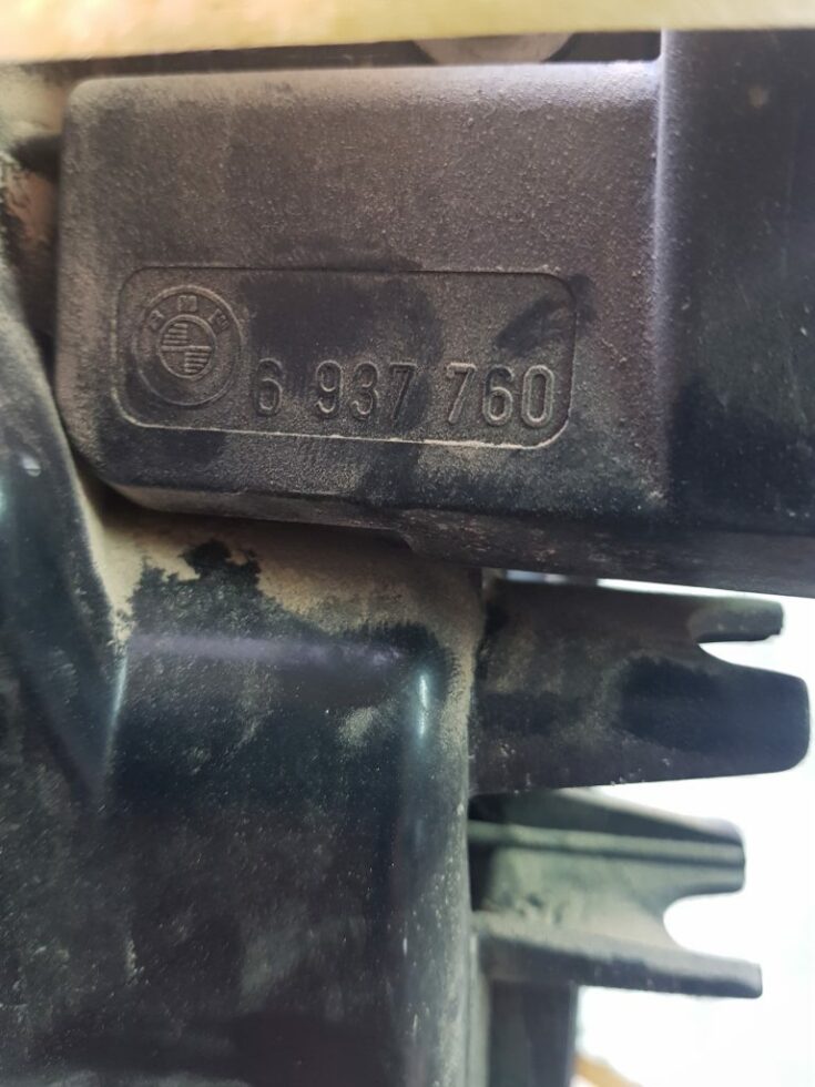 Aizmugurēja bufera kronšteins priekš BMW 520D E60 2006 ENG.