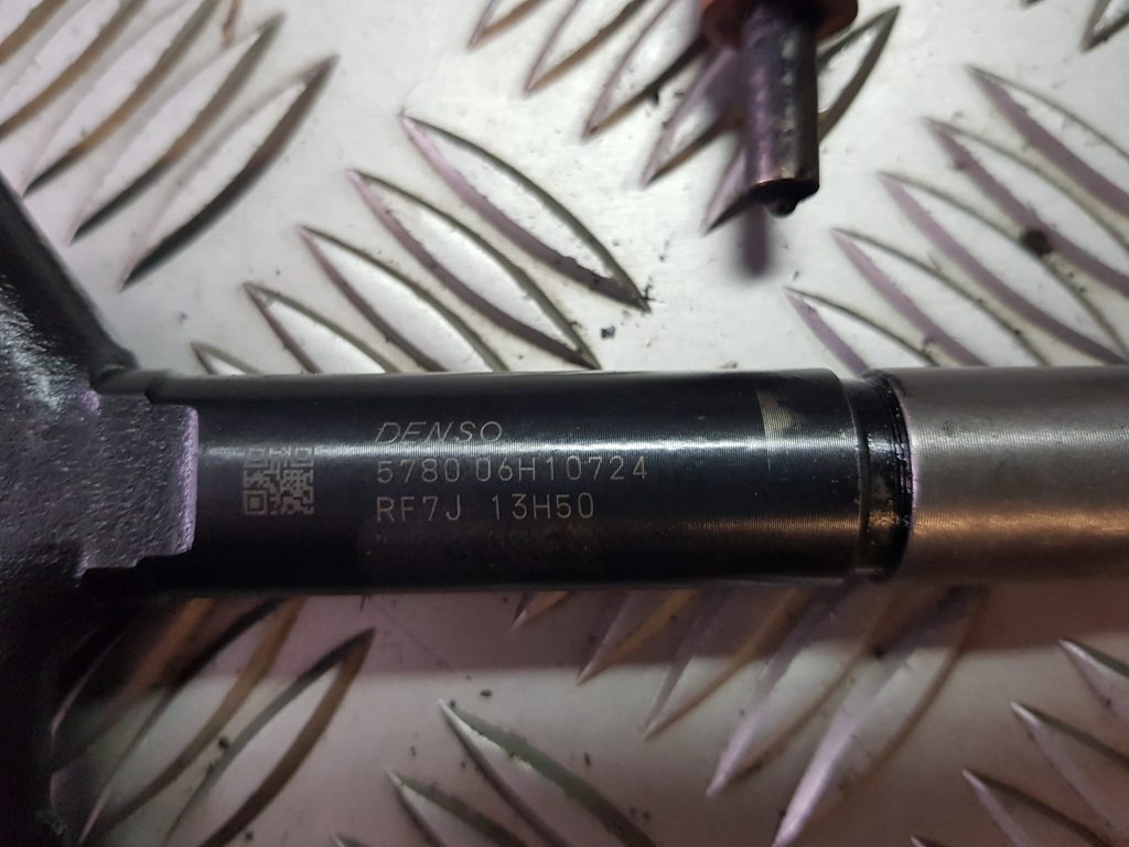 Degvielas smidzinātājs priekš MAZDA 6 2006 2 Degvielas smidzinātājs priekš MAZDA 6 2006