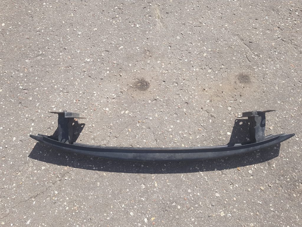 Priekšējā bufera pastiprinātājs priekš VW POLO 2005 2 Priekšējā bufera pastiprinātājs priekš VW POLO 2005