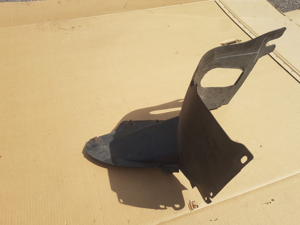 Priekšējais kreisais paspārns priekš VW GOLF 5 2006 2 Priekšējais kreisais paspārns priekš VW GOLF 5 2006