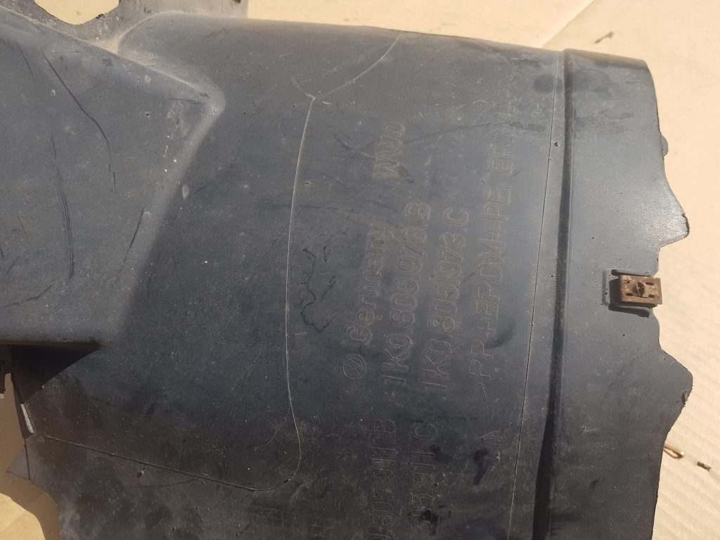 Priekšējais kreisais paspārns priekš VW GOLF 5 2006 3 Priekšējais kreisais paspārns priekš VW GOLF 5 2006