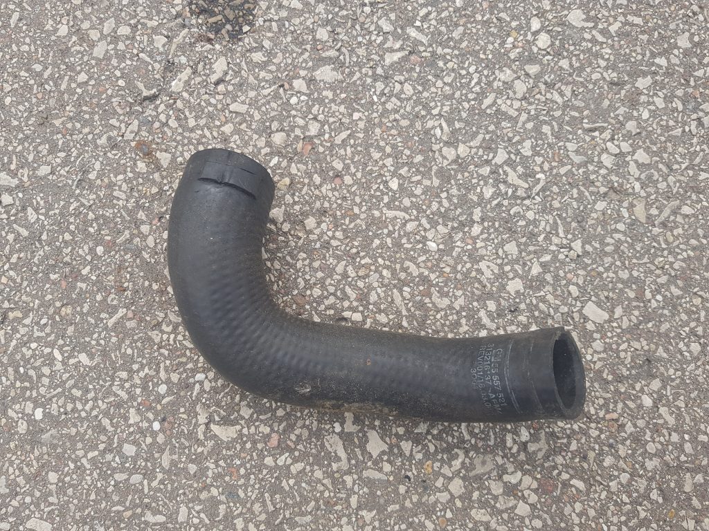 Interkulera caurule priekš OPEL ASTRA H STATION WAGON 2007 1 Interkulera caurule priekš OPEL ASTRA H STATION WAGON 2007